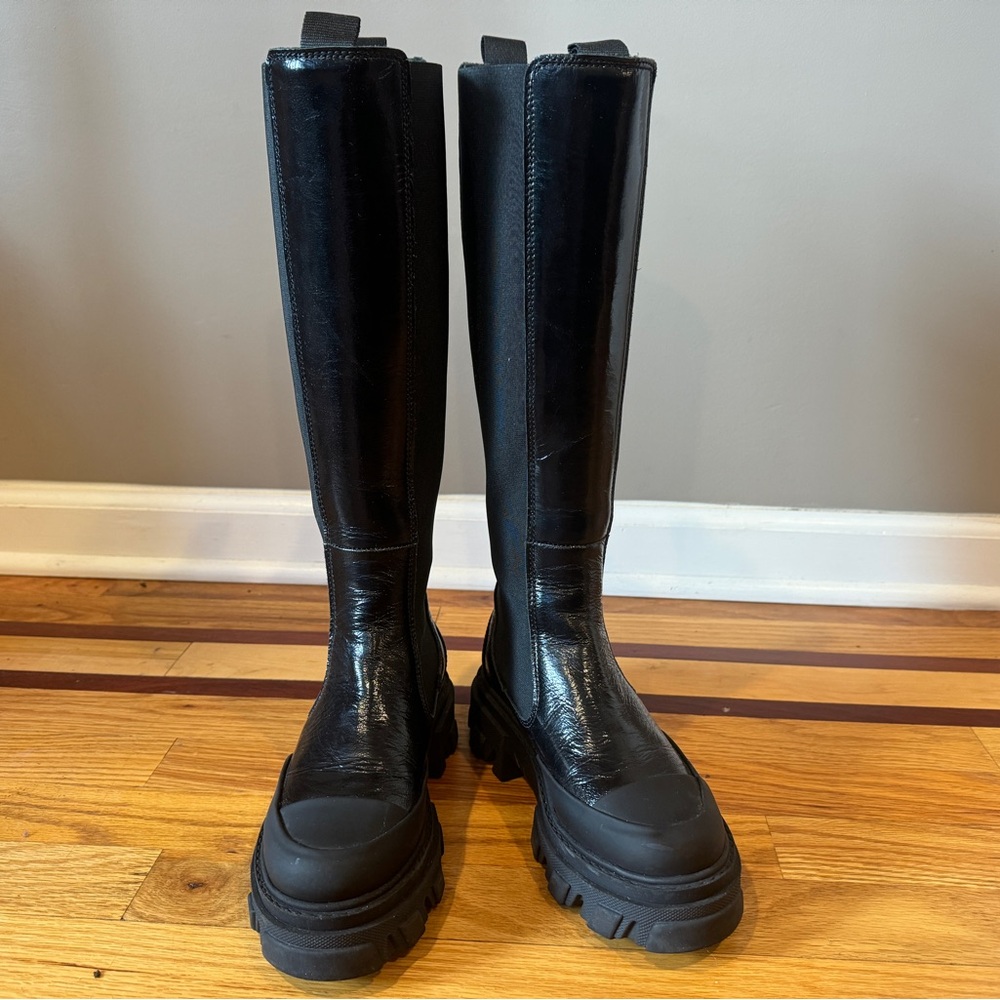 Black Knee-High Women's Boots